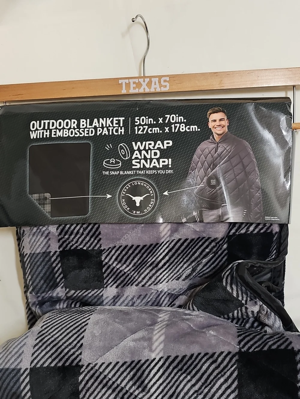 Texas Long Horn Hook'em Horns Men's Outdoor Blanket - Black & Gray Plaid